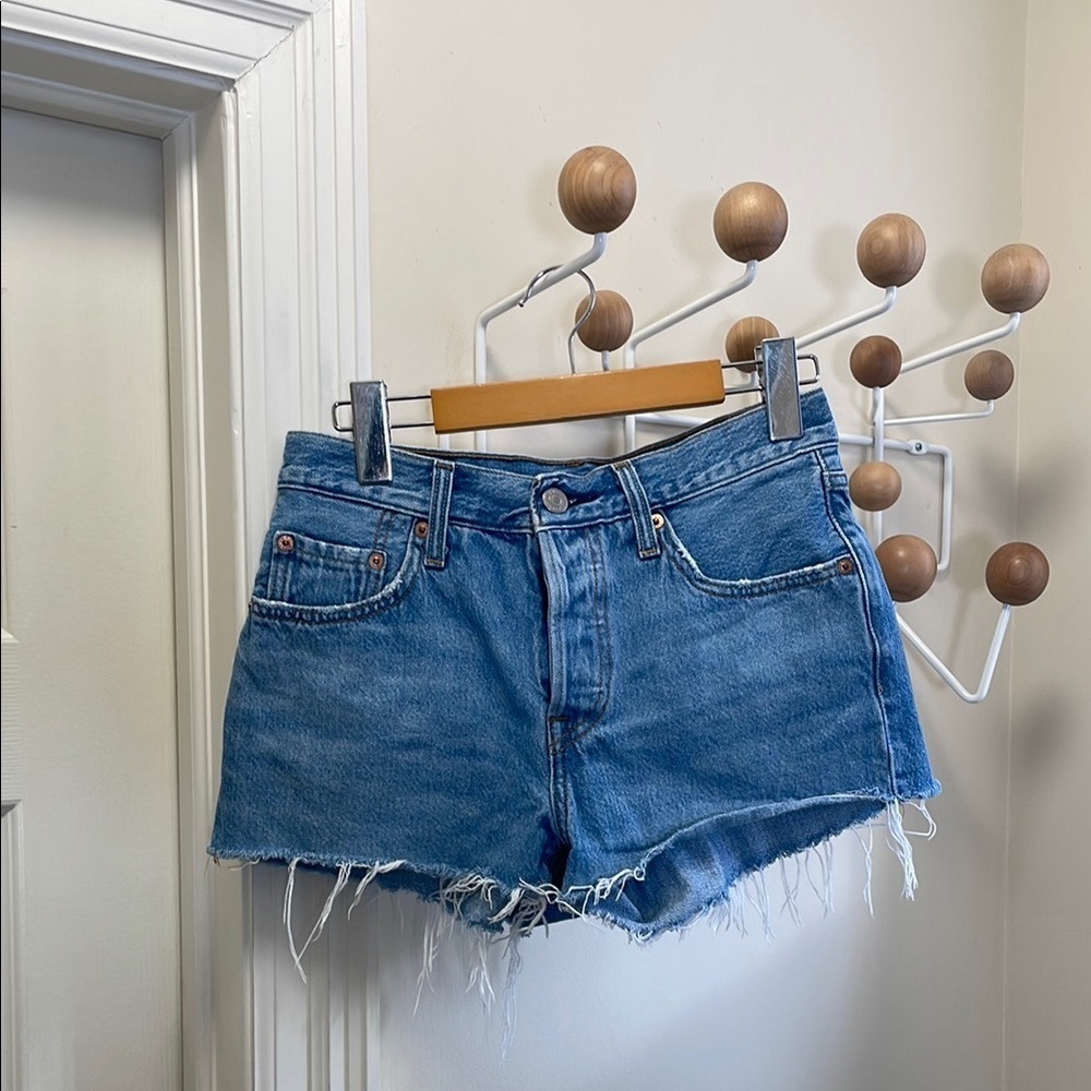 Levi's - Classic Cutoff Denim Shorts - Blue - 25
